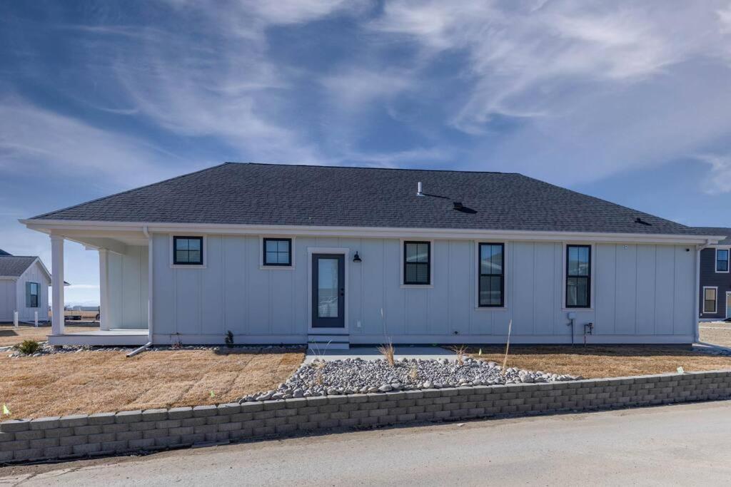 Charming 3-Bedroom In Vibrant New Neighborhood ビリングズ エクステリア 写真